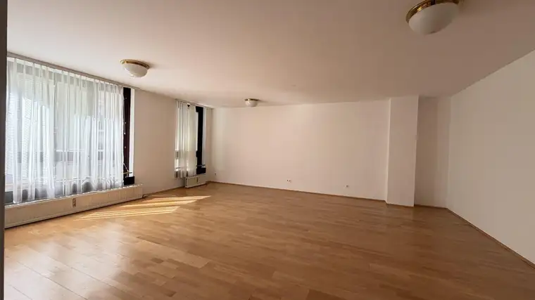 Großzügige, helle 3-Zimmerwohnung in Top-Lage