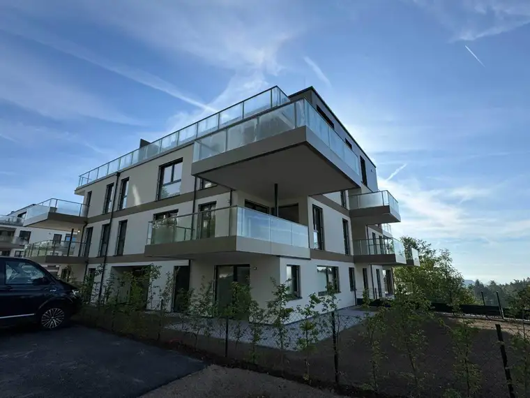 Wunderschöne 2-Zimmerwohnung Top 9 1.OG mit Terrasse und Tiefgarage in Kirchschlag zu verkaufen