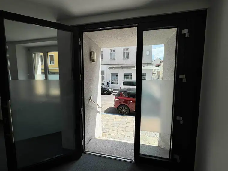 Verkauf einer Eigentumseinheit im Erdgeschoss für Geschäft, Atelier, Praxis, Büro im Zentrum von Linz