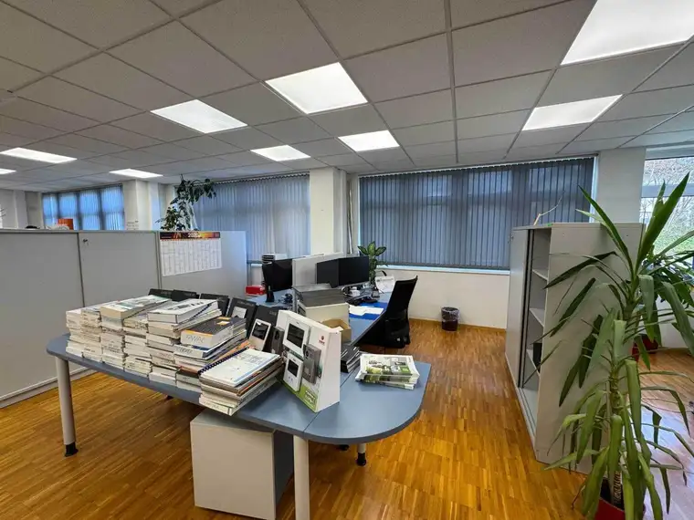 Vermietung von attraktiven Büro- und Lager/Produktionsflächen im Franzosenhausweg Linz