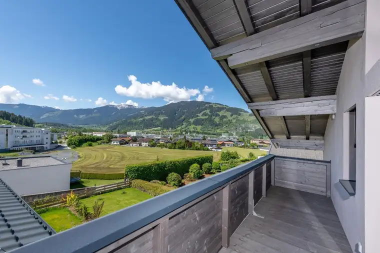 Förderung möglich! Sonnige Dachgeschosswohnung am Stadtrand von Saalfelden!