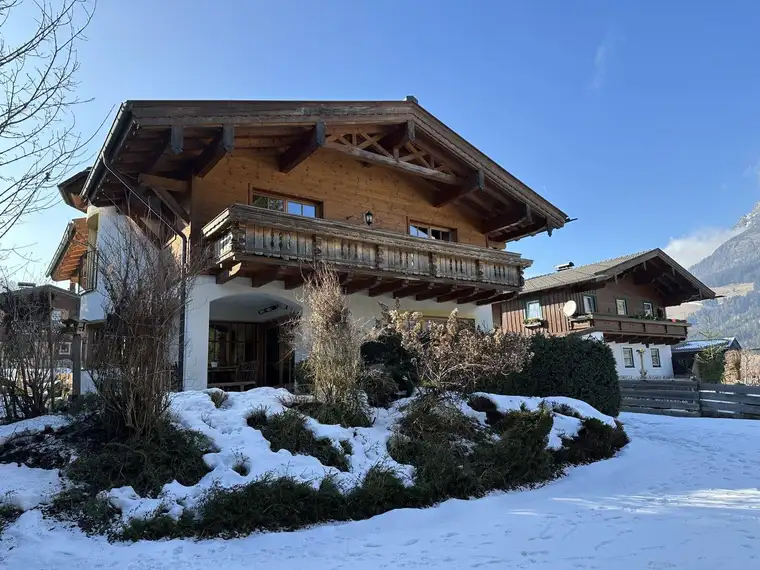 Traditionelles Architektenhaus in Leogang - Ski in Ski out