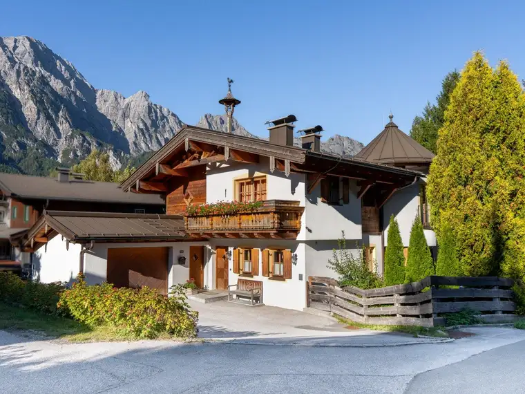 Traditionelles Architektenhaus in Leogang - Ski in Ski out
