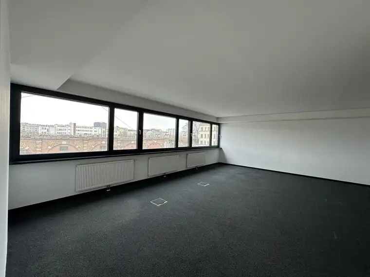 Büro in Oberdöbling mit insgesamt 121 m2 Nutzfläche im 3. Obergeschoss,