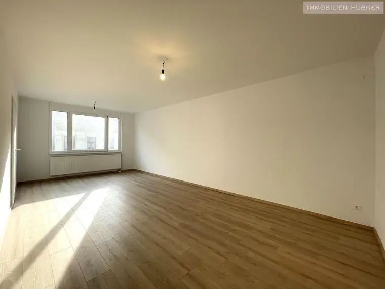 5. OG!!! Zentral begehbare 3-Zimmer-Wohnung mit Top-Infrastruktur bei der CEU