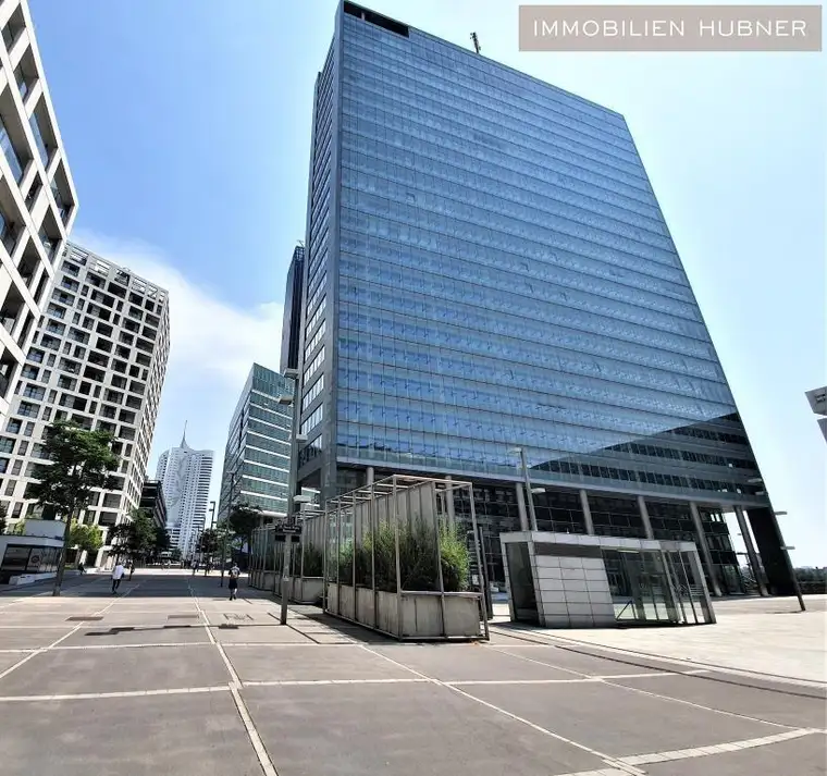 Fantastische Büro-Atmosphäre mit Blick über Wien