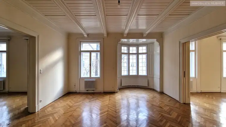 RARITÄT: 6-Zimmer Altbauwohnung in direkter U1-Nähe!!