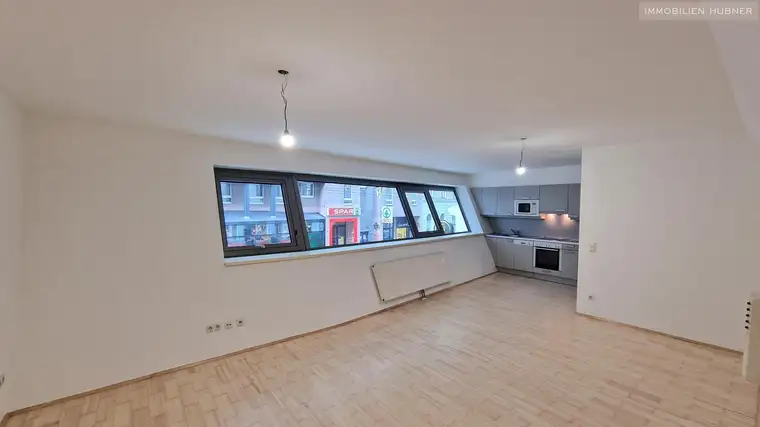 Kaiserstraße: LOFT-Wohnung Nähe Burggasse im Architektenhaus