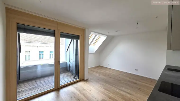 U4-Nähe!!! Klimatisierter ERSTBEZUG mit über 10m² Außenfläche im DG!