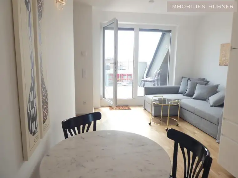 Ready-to-move-in!!! Modern-möblierte Dachgeschoßwohnung mit großer Terrasse!
