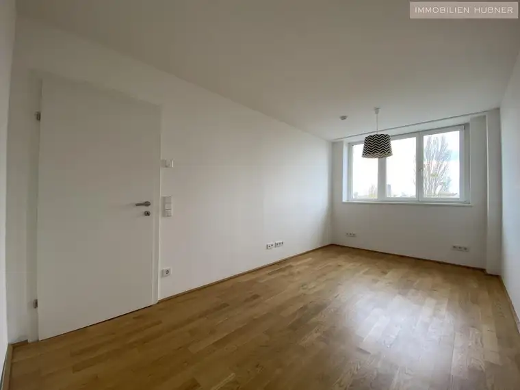 Top moderne DG-TERRASSEN-MAISONETTE mit Weitblick direkt bei U4!!!