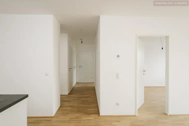 AB JULI 2026/ Moderne Anlage, 3 Zimmer mit Loggia nähe Wien