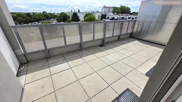Moderne Terrassenwohnung + Deckenkühlung im 5.OG!!