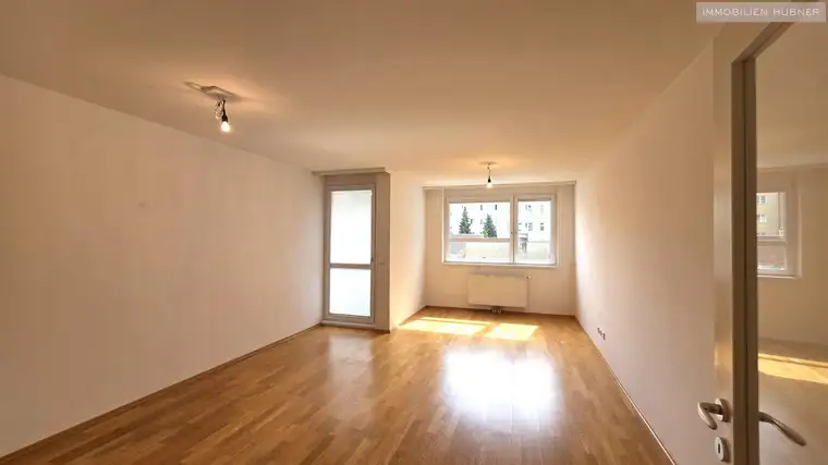 Breitenfelder Gasse: 4-Zimmer Wohnung mit Loggia in toller Lage - 4.OG