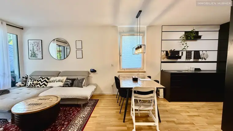 4-Zimmer-Gartenwohnung mit 100 m² Eigengarten und 25 m² Terrasse