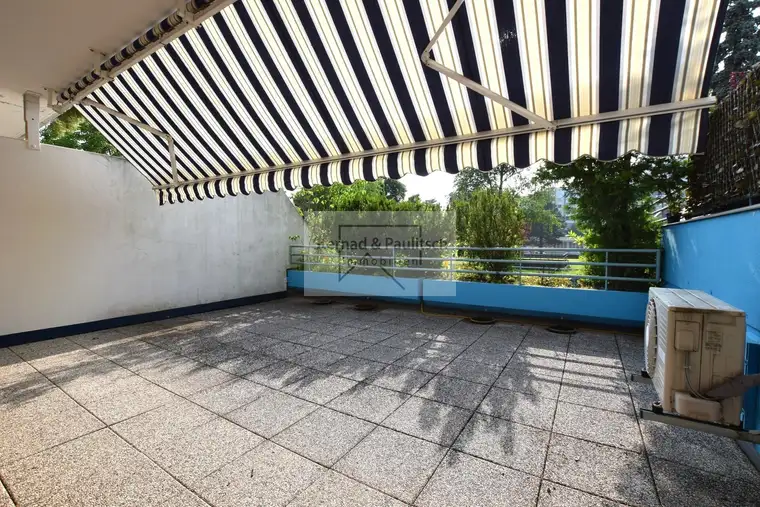 Charmante kleine Wohnung |barrierefrei| Klimaanlage riesige Terrasse| Garage | großer Keller