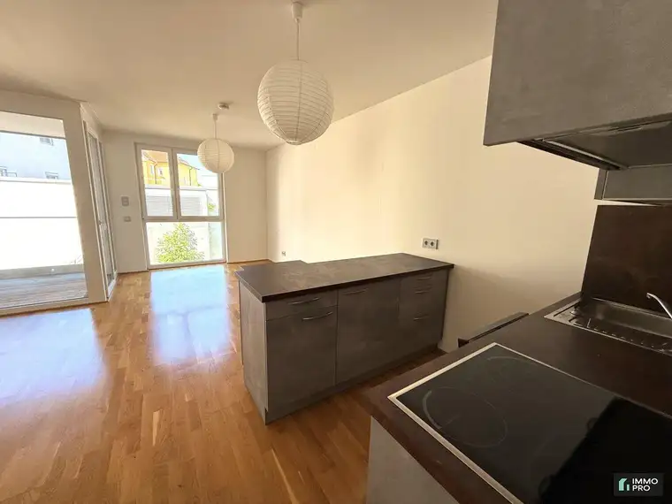 Helle 1-Zimmer-Wohnung mit Loggia