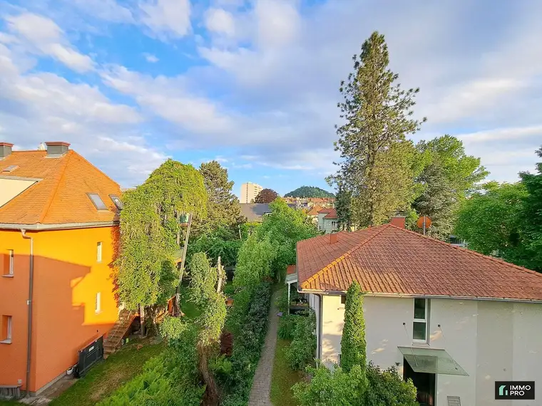 Helle Garcionerre mit großem Südbalkon in 8010 Geidorf!