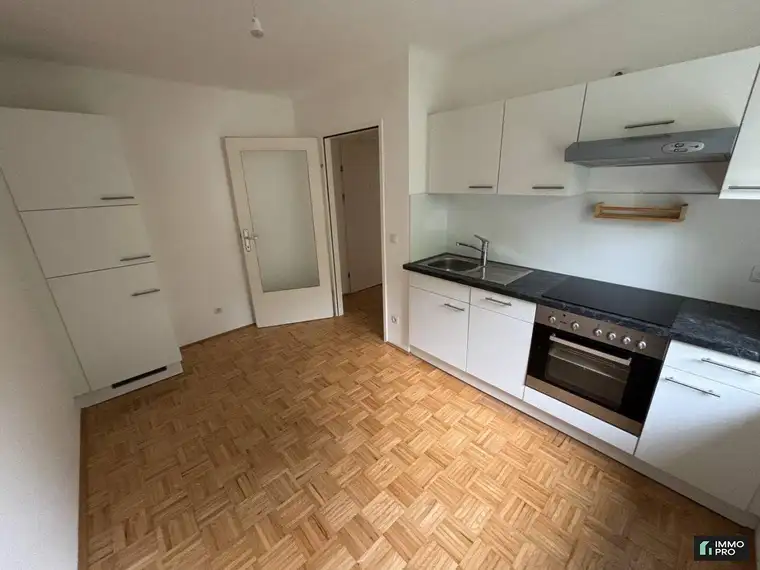 Helle 1,5-Zimmer Wohnung mit Einbauküche