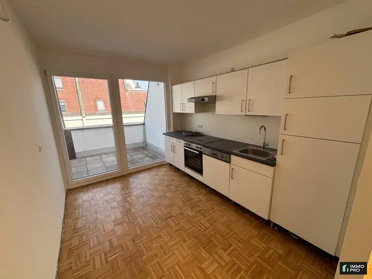 Schöne 1,5-Zimmer-Wohnung mit Dachterrasse und Loggia