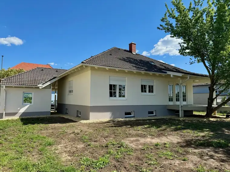 Einfamilienhaus - Bungalow | mit Gartengrund und Garage | in ruhiger Siedlungslage | IMS Immobilien KG