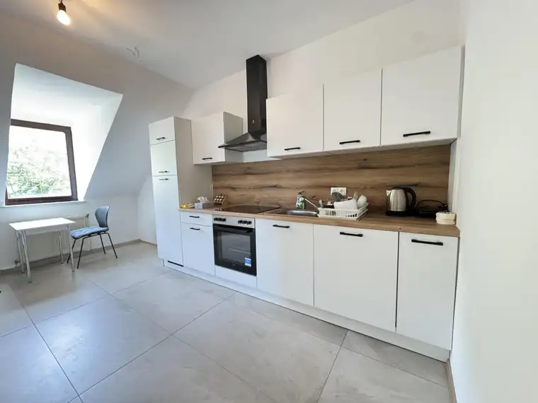Neusanierte 2-Zimmer-Mietwohnung | IMS IMMOBILIEN KG