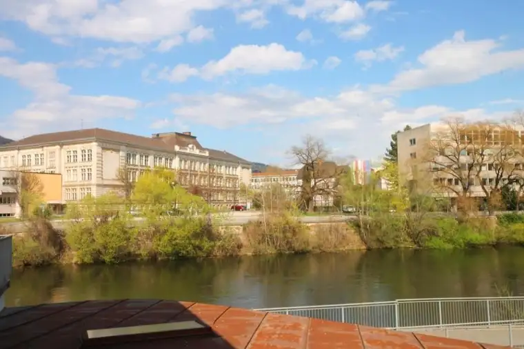 Zentrum Leoben Komplett möblierte 2er WG fähige 3 Zimmer Mietwohnung mit 60m² Terrasse Zentrum Leoben IMS IMMOBILIEN KG