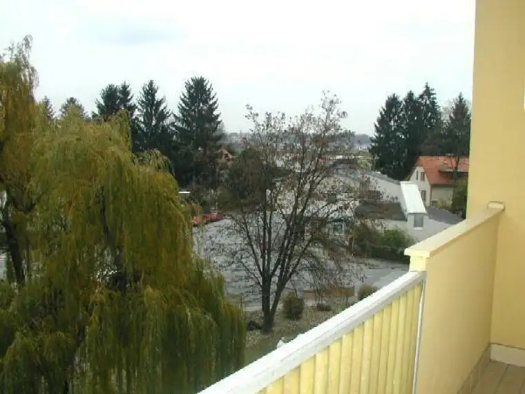 2-Zimmerwohnung mit Balkon und Parkplatz