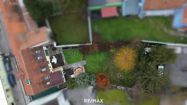 BAUTRÄGER AUFGEPASST ! 90% - Bebaubares Grundstück mit stilvollem Einfamilienhaus im Zentrum von Traiskirchen