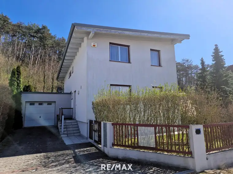 Einziehen und Wohlfühlen - modernes lichtdurchflutetes Einfamilienhaus in Pottenstein!