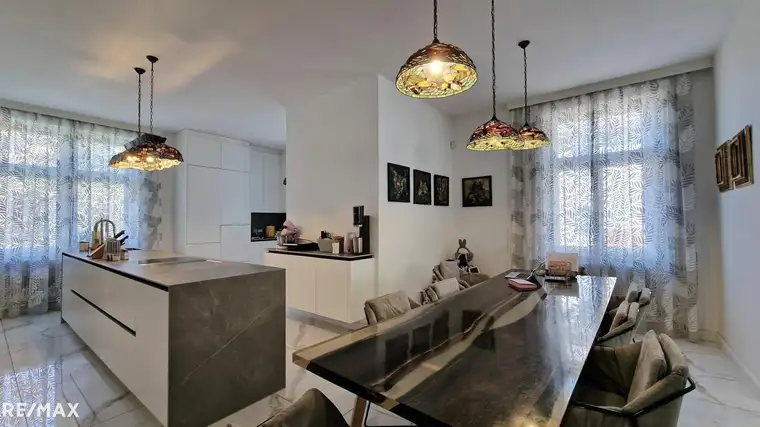 "Zeitlose Eleganz in Berndorf – Villa mit Parkgarten &amp; Pool für höchste Ansprüche"
