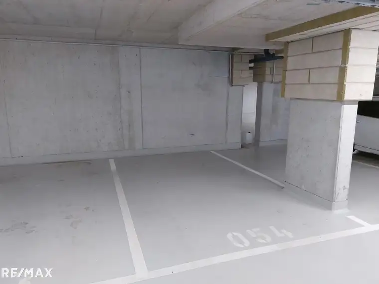 Tiefgaragenplatz_ breite Einfahrt_Top