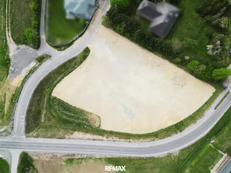 Perfekte Lage, nur ca. 800 Meter zum Autobahnanschluss A2 Kottingbrunn