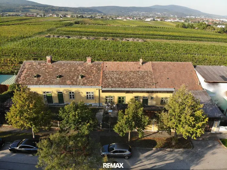 „Rarität bei den Weinbergen – Baugrundstück mit 70 % Verbaubarkeit in Ruhelage“