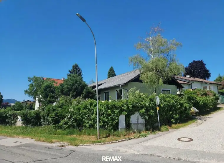 Grundstück mit Haus in Aigen zu kaufen!