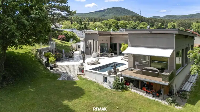 Exklusiver Design-Bungalow mit Pool, Sauna &amp; modernster Haustechnik in absoluter Ruhelage