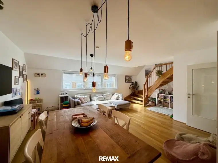 ZWEI EBENEN, EIN ZUHAUSE – Wohnen in Toplage mit Dachterrasse &amp; TG-Platz