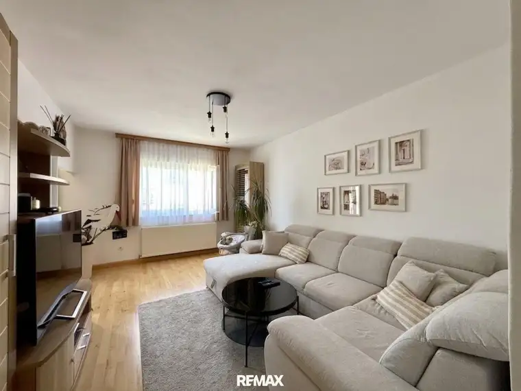 STILLVOLL SANIERT &amp; SOFORT BEZUGSBEREIT– 3-Zimmer-Wohnung mit Balkon