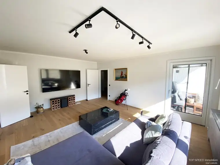 Lässig u. Modern - Wohnen auf 120 m² ( NFL ) - 4 Zimmer - Dachgeschosswohnung in Aich