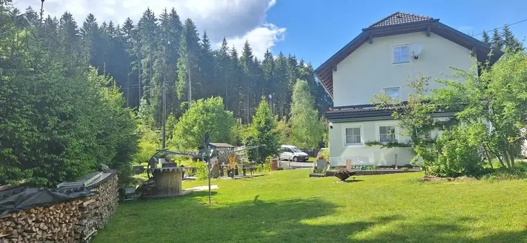 EHEMALIGE MÜHLE MIT GROßEM GRUNDSTÜCK IN RUHELAGE!