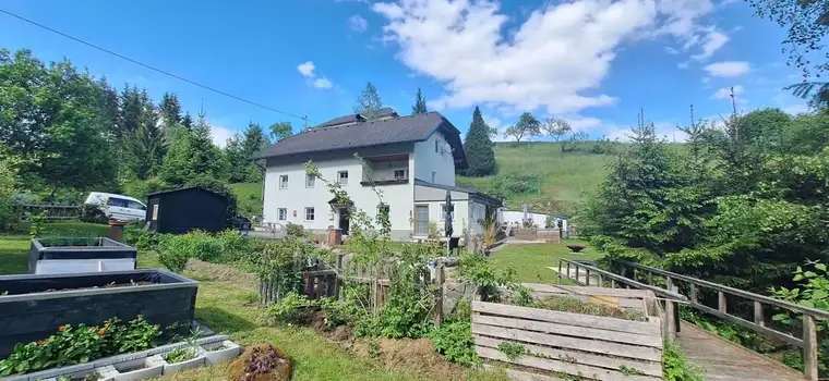 EHEMALIGE MÜHLE MIT GROßEM GRUNDSTÜCK IN RUHELAGE!