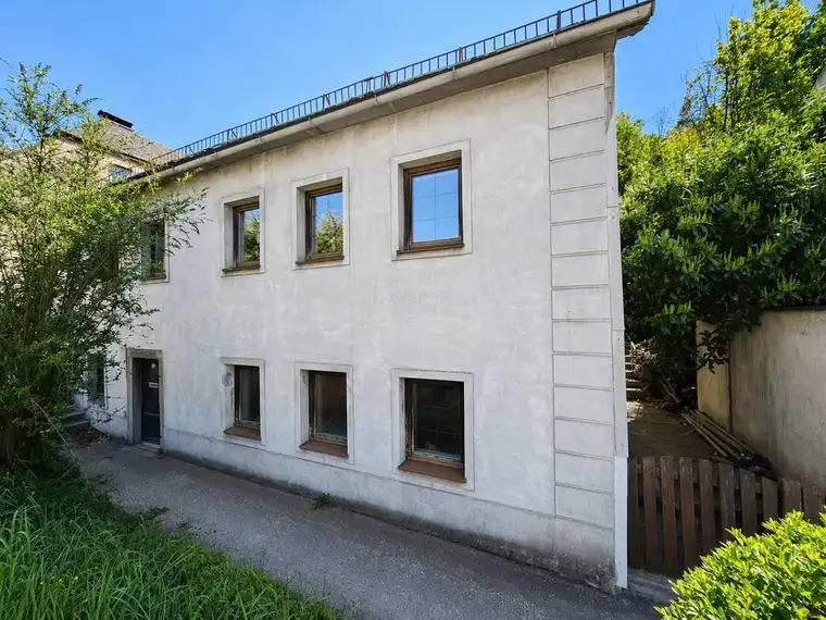 HAUS MIT POTENZIAL IN ZENTRALER LAGE