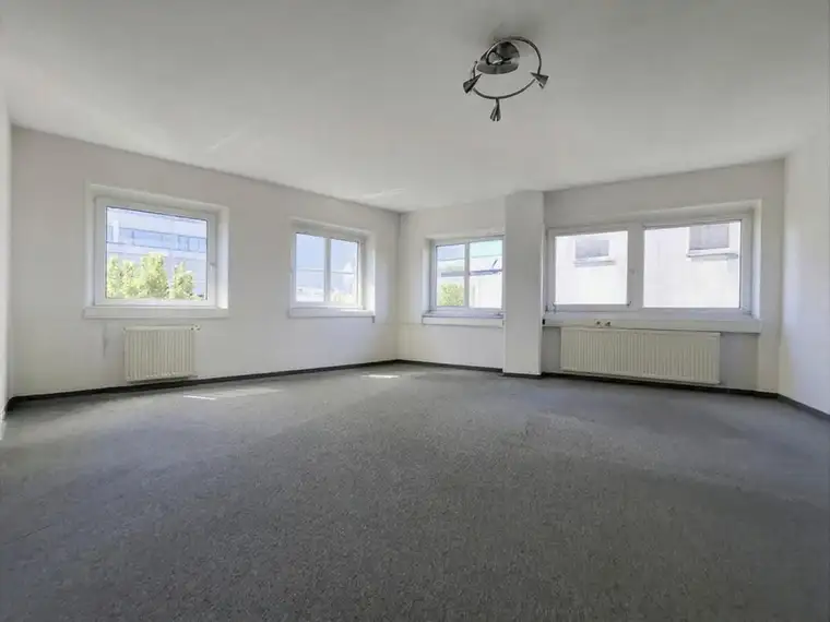 ZENTRALE BÜROFLÄCHE FÜR UNTERNEHMEN, KANZLEI &amp; CO