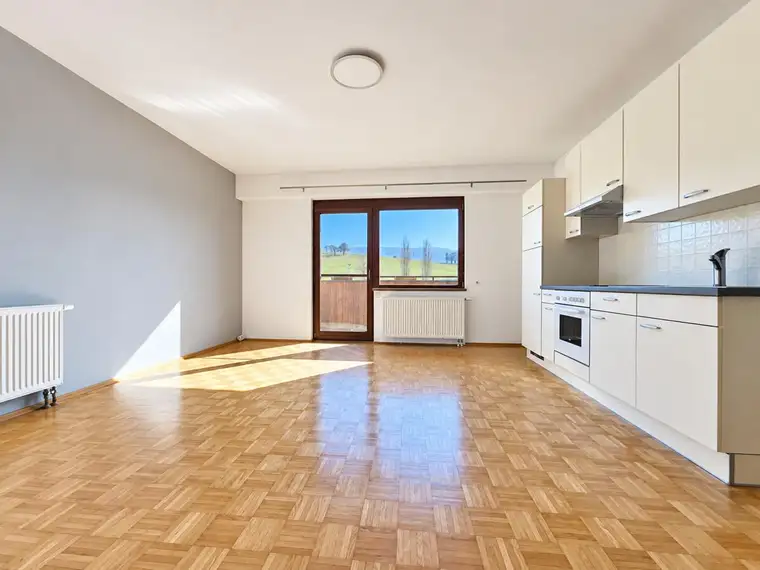 WOHNEN AUF ZWEI EBENEN MIT LOGGIA UND HERRLICHEM AUSBLICK