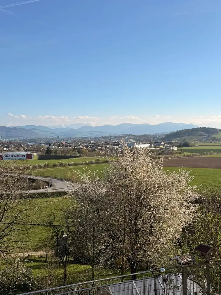 HOCHWERTIGE EIGENTUMSWOHNUNG MIT PANORAMABLICK