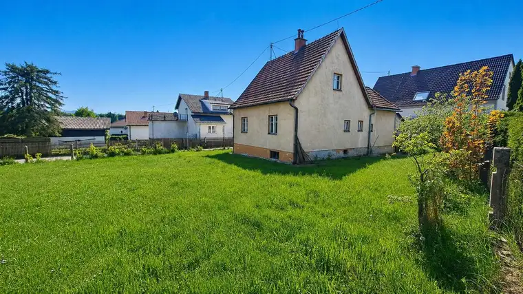 SANIERUNGSBEDÜRFTIGES EINFAMILIENHAUS IN BEGEHRTER LAGE