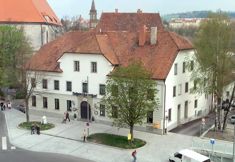 WILLKOMMEN IM "SCHWECHATERHOF" – IHREM TRADITIONELLEN GASTHAUS IM HERZEN VON STEYR!