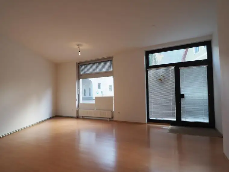 ATTRAKTIVES GESCHÄFTSLOKAL IN LOSENSTEIN