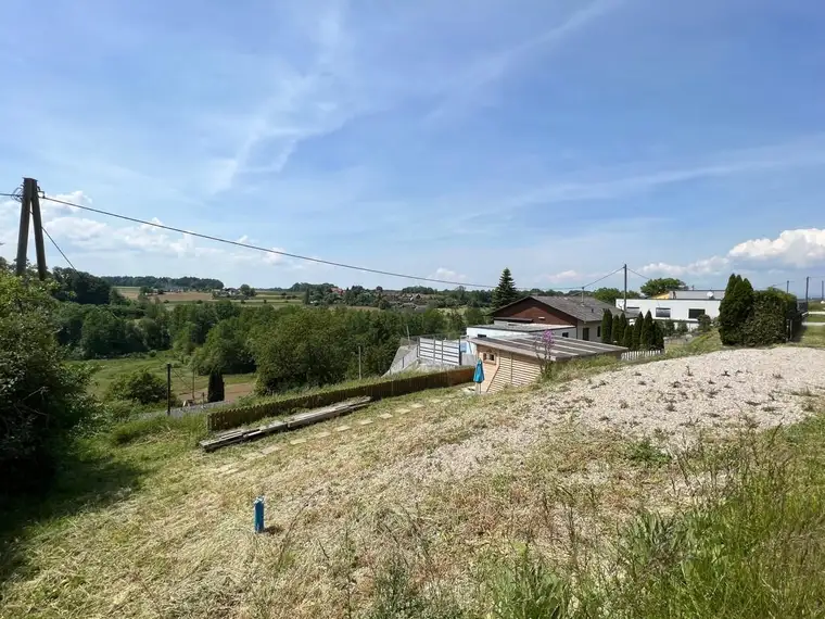 BAUGRUND MIT UNVERBAUBARER AUSSICHT OHNE BAUZWANG