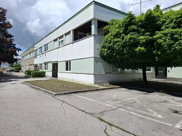 FLEXIBLE BÜROFLÄCHEN MIT 200-400 M² IN VERKEHRSGÜNSTIGER LAGE IN STEYR